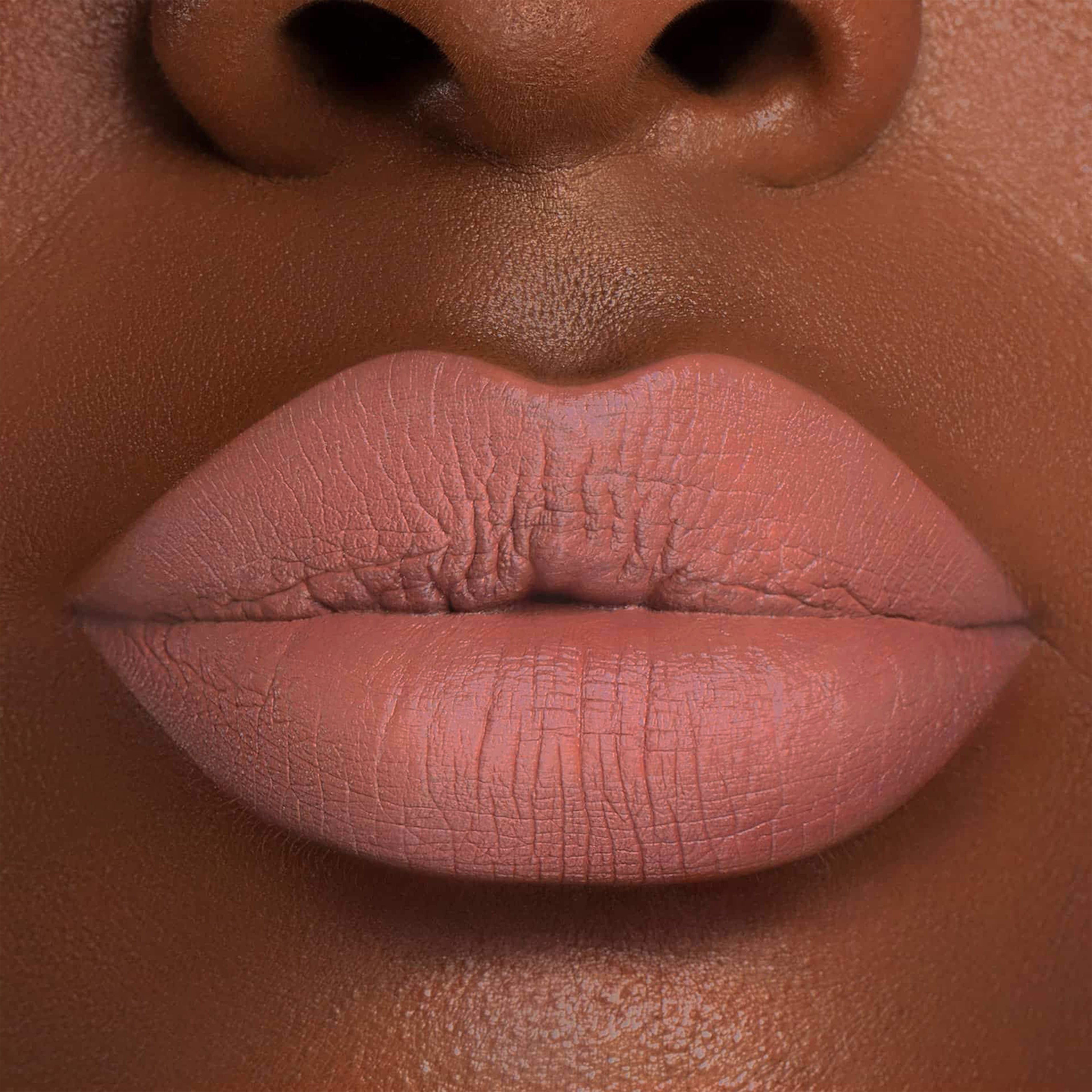 Saweetie lipstick is a matte liquid formula with a peachy tan hue. It glides onto your lips with a lightweight finish and stays put all night long. The creamy formul