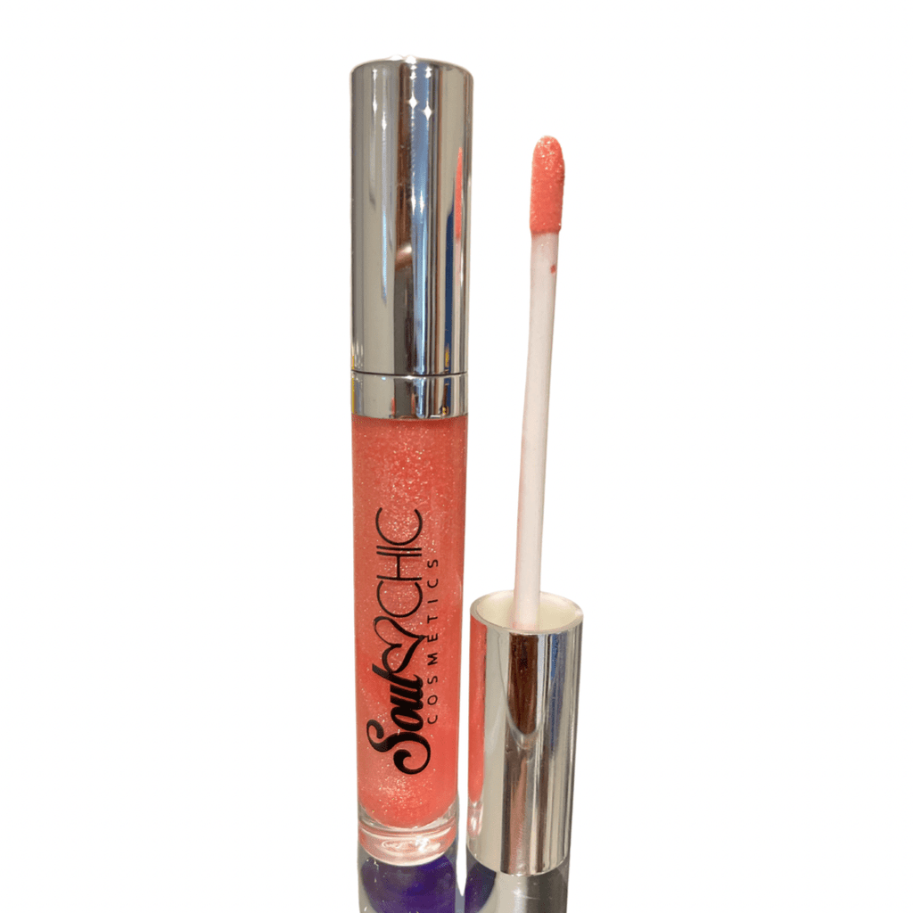 LipglossBe Classy is an organic lipgloss that perfectly sparkles with a delicate pink hue. Its natural ingredients will leave your lips feeling nourished and hydrated. Enjoy