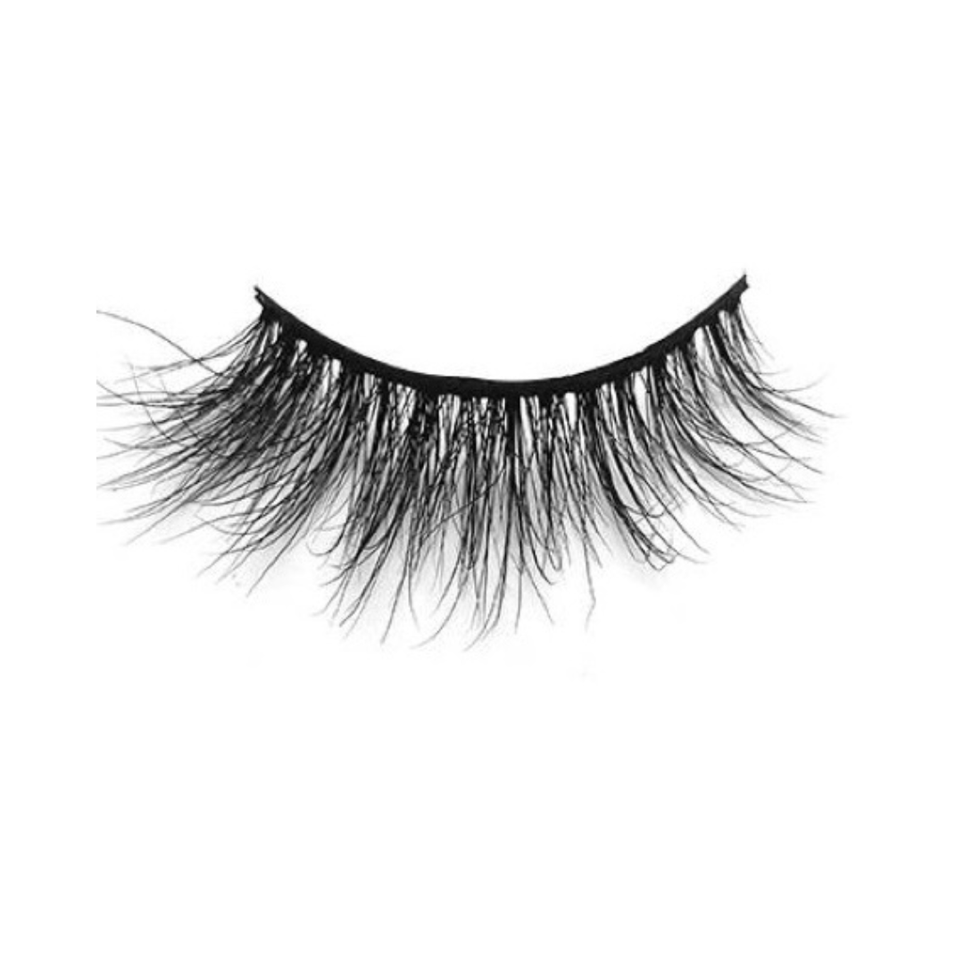 Our Cozy custom eyelashes are made with the highest quality mink hair for maximum softness and comfort. Each individual lash is handcrafted and features a wispy stri